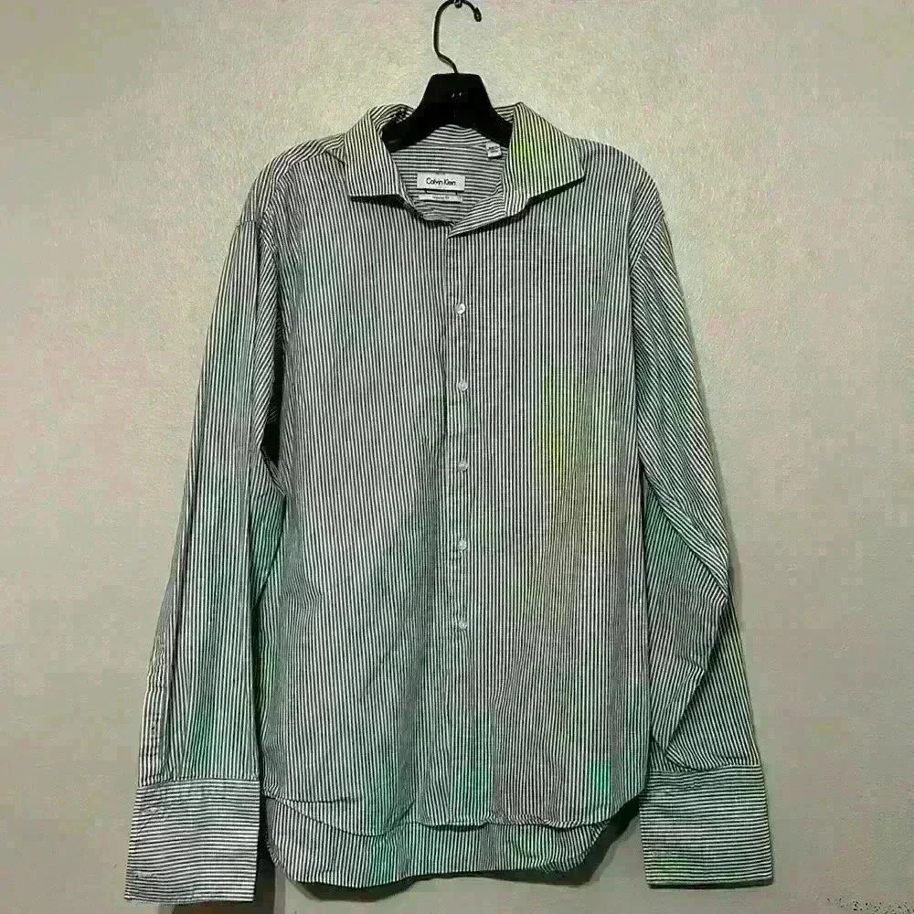 Calvin Klein Regular Fit Button Down Shirt White & Gray Stripped Cotton